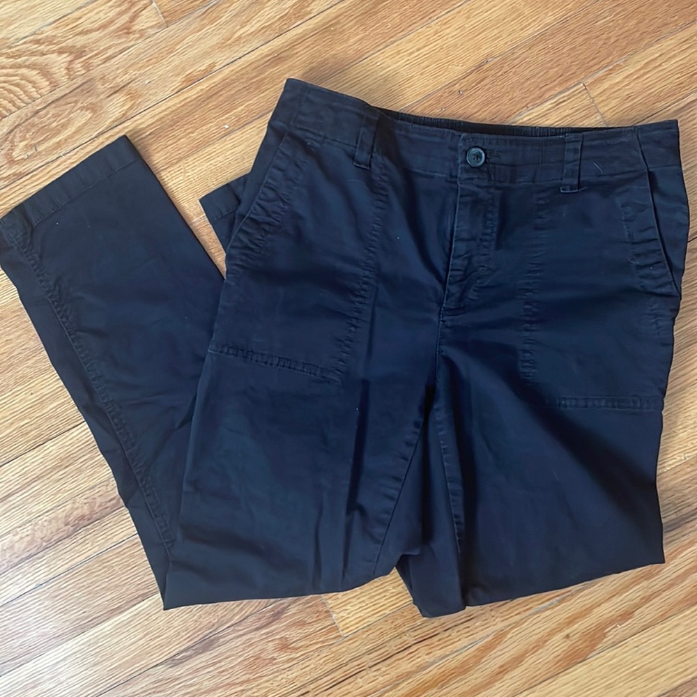 Black relaxed cropped pants
